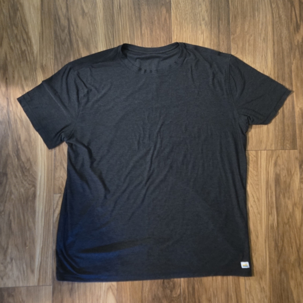 Vuori Charcoal Gray Men's Short Sleeve T-shit